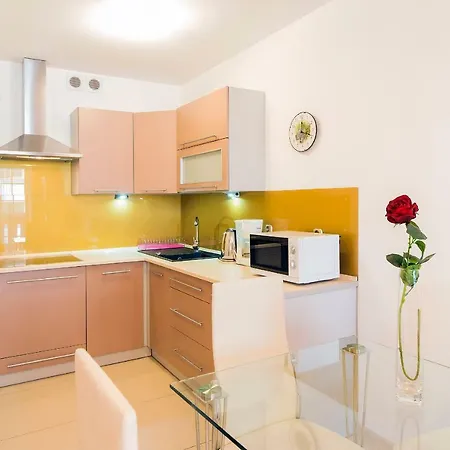 Everysky - Lesny Dom 16 - 18 Apartman *