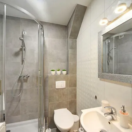 Apartman Everysky - Lesny Dom 16 - 18 *