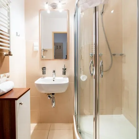 Apartman Everysky - Lesny Dom 16 - 18 *