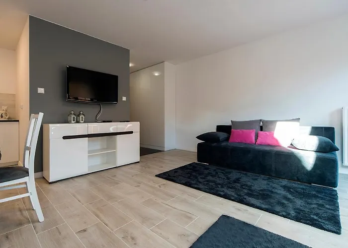 Everysky - Lesny Dom 16 - 18 아파트 *